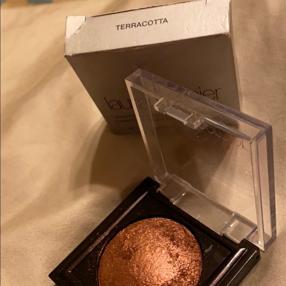 Laura Mercier